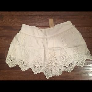 AE lace shorts, size L.